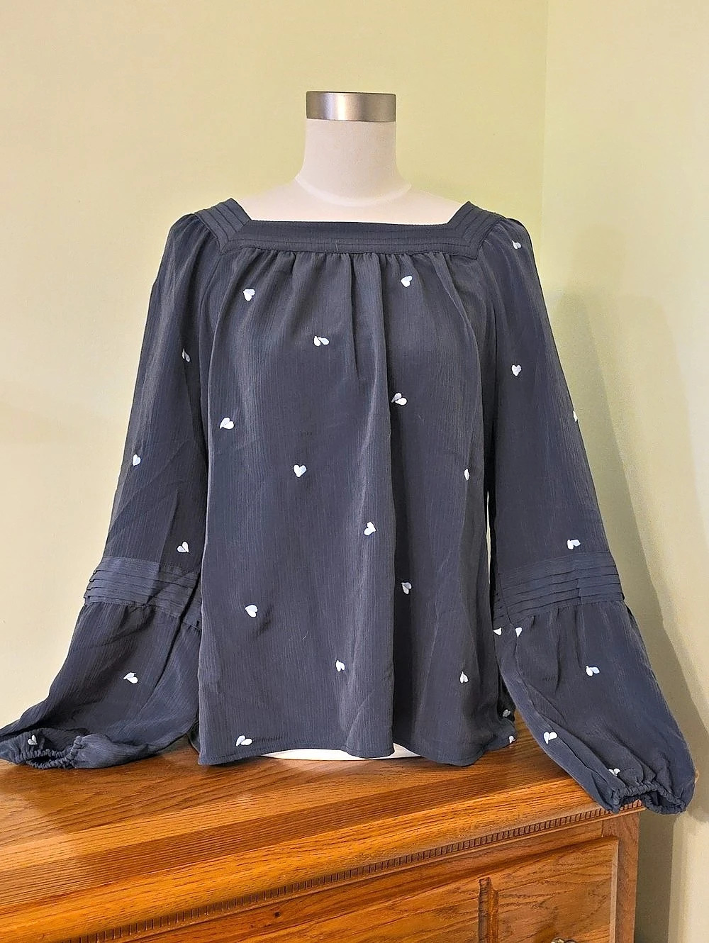 Lauren Conrad Polka Dot Blouse in Gray Size Large
